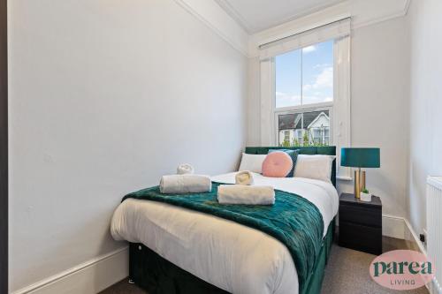 Parea Living - Leytonstone, 2-Bedroom Serviced Apartment, Free Parking, Remote Working