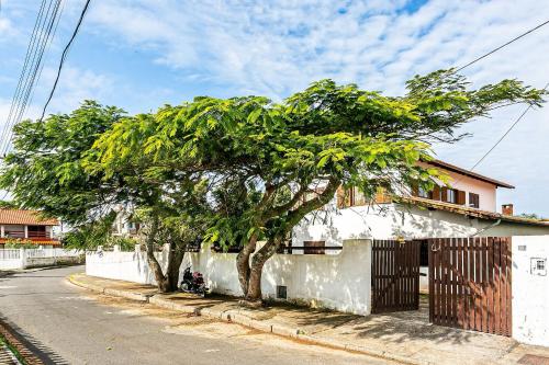 Casa ampla c/ pátio e piscina a 400m do mar SEJ052