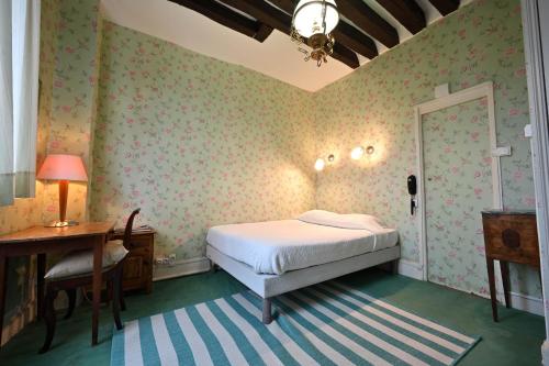 Hotel Esmeralda - image 4