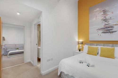 Modern City Centre Flat - image 4