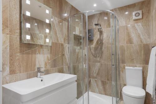 Modern City Centre Flat - image 13