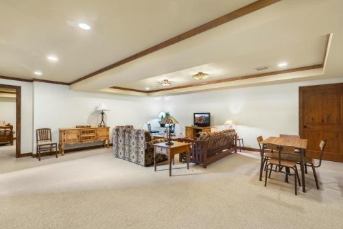 Catamount Lodge - main image