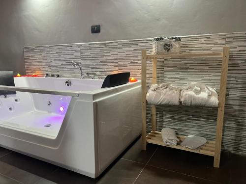 Kümblustünn, Fabianna suite in Agliano Terme