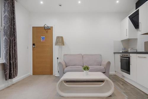 Central and Modern One Bedroom Flat 201 3