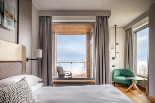 Superior King Room with Balcony and Sea View