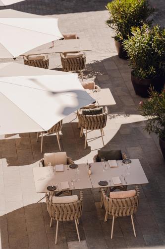 tuin, Hotel Verte, Warsaw, Autograph Collection near Monument to the Warsaw Uprising