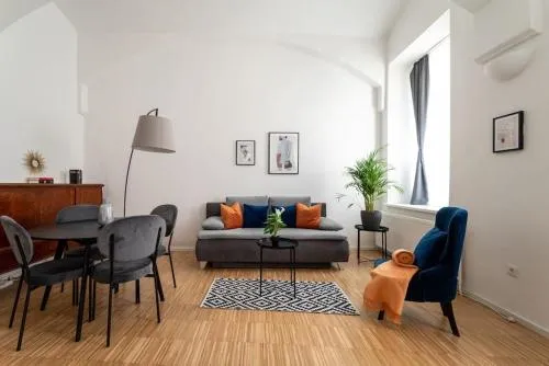 Pristine 1BR Steps from City by HM in Wien, Österreich