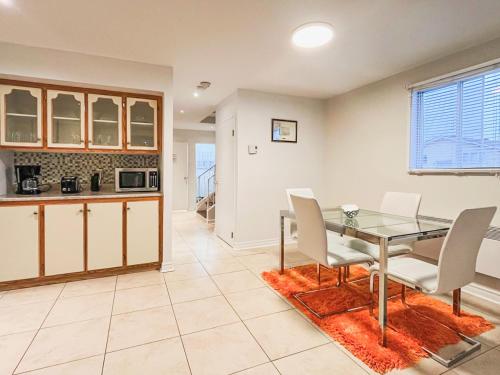 Facilities, Spacious House near Downtown MTL in Riviere-des-Prairies-Pointe-aux-Trembles