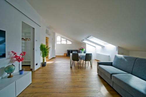 Sky View Apartment