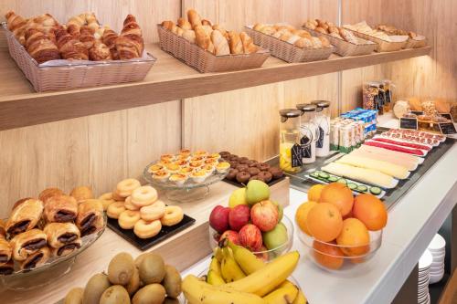 Food and beverages, B&B HOTEL Olhao Algarve in Olhao