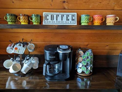 Family getaway, Aframe, lake, and cozy fire pit in Guntersville, USA