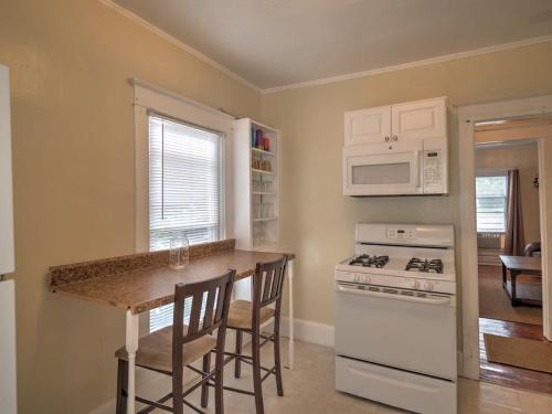 1st Base Apt 2 All Star Baseball Rentals in Oneonta, USA