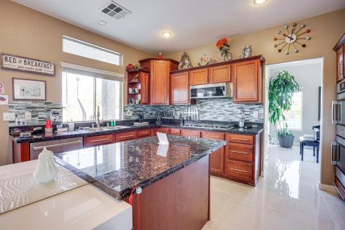 Luxe Henderson Retreat with Pool - 13 Mi to Strip!, Las Vegas (fotografie 10)