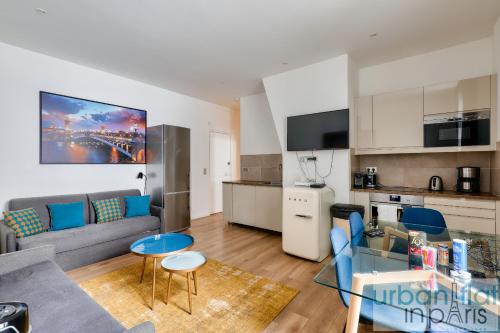 62 - Beautiful Apartment Triangle d- 100m from Champs-Elysees