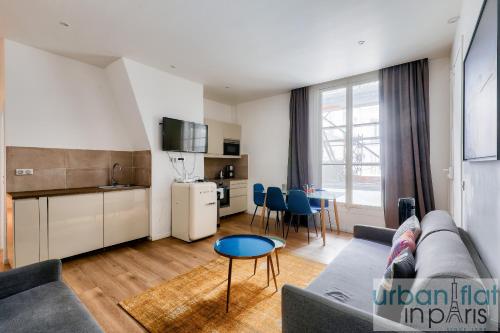 62 - Beautiful Apartment Triangle d- 100m from Champs-Elysees