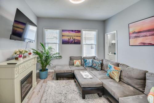 Charming Hampton Home Near Downtown and Beaches! in Hampton, USA