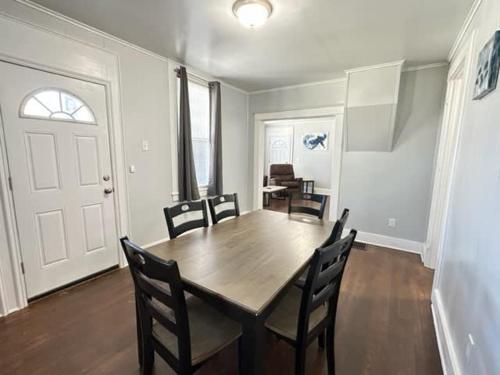Home Plate Apt 1 All Star Baseball Rentals - image 12
