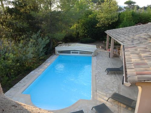 06D - Appartement spacieux avec terrasses, jardin et piscine, Roquefort-les-Pins (Foto 9)