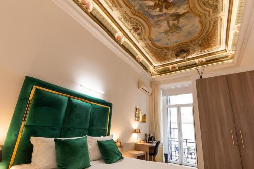 Cavour LR Collection, Roma