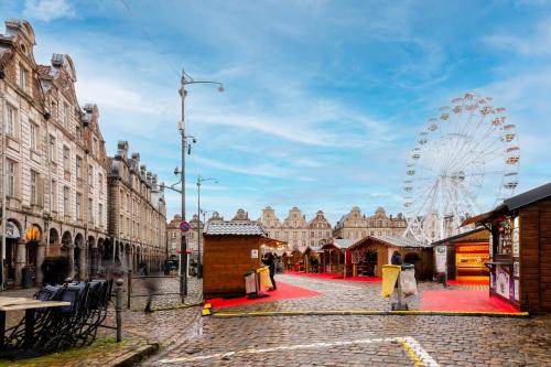 La bulle Arrageoise - Grand place - Spacieux - Lumineux - Lit King Size - Wifi - Parking public in City Center