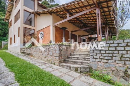 Casa com piscina e churrasqueira em Teresópolis