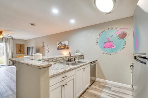 Pet-Friendly Crossville Resort Condo Golf and Swim! in Fairfield Glade, USA