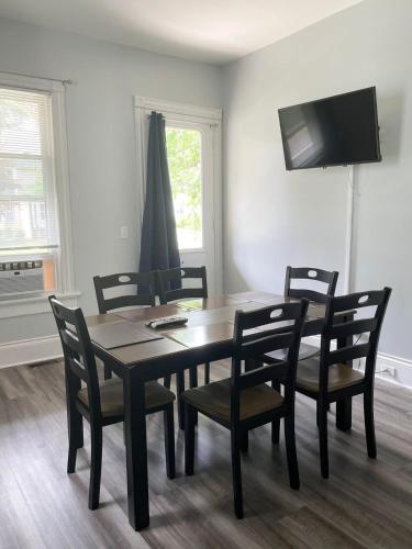 Triple Play Apt 2 All Star Baseball Rentals in Oneonta, USA