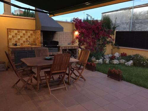 Casa unifamiliar con piscina. in L'Armentera
