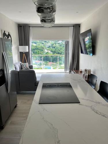 Solaris 2: Peaceful Condo close to Tourist Spots in Марісюл