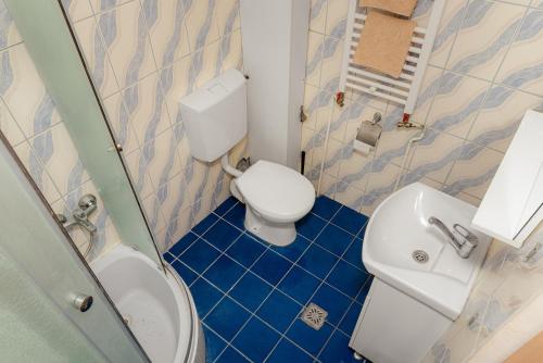 Business Transit - image 10