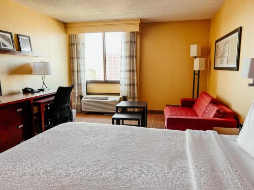 Courtyard by Marriott Alexandria Pentagon South - image 9