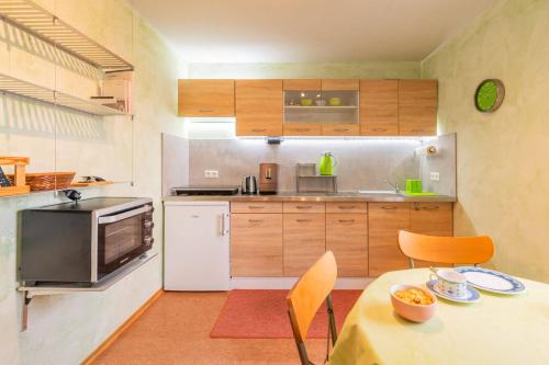 Konyha, 24 négyzetméteres stúdió Apartman 1 fürdőszobával Aulendorf területén (Ruhe auf dem Land) in Aulendorf