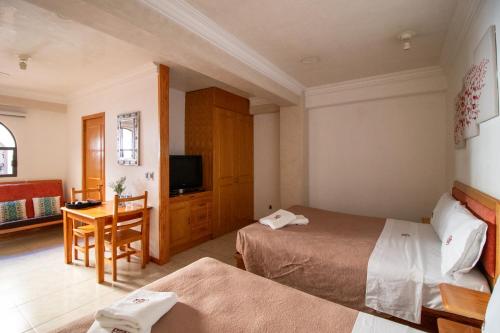 Suites Sevilla photo 1