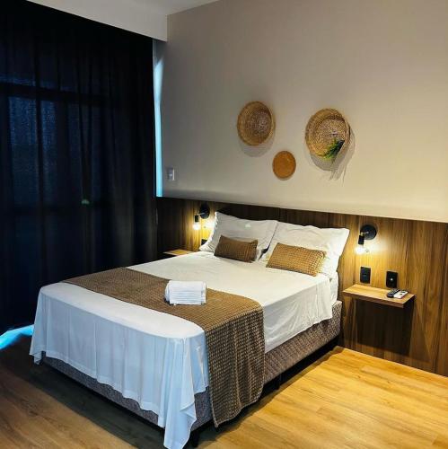 1 double bed, 1 twin bed