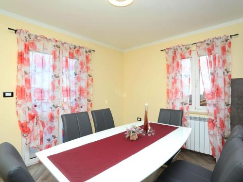 Apartment Victory-3 by Interhome in Ravni