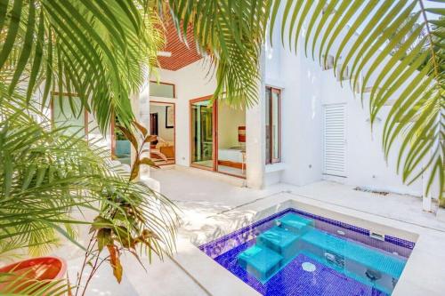 Private Terrace with Plunge Pool l Sat TV l Beach Access in Akumal, Mexico