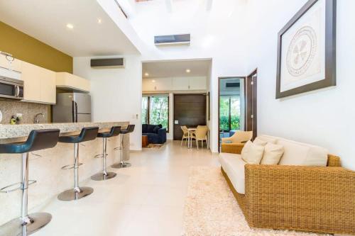 Private Terrace with Plunge Pool l Sat TV l Beach Access in Akumal, Mexico