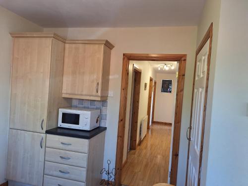 Beautiful Lakeside Holiday Home (6 Portinode Cottages) in Kesh