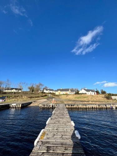 Beautiful Lakeside Holiday Home (6 Portinode Cottages) in Kesh