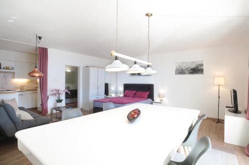 VISTA LAGO casa Hulya in Orselina, Schweiz
