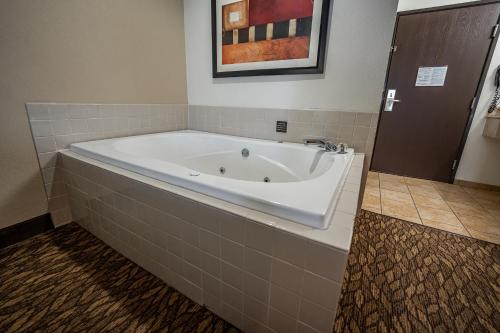 Christopher Inn and Suites in ชิลิคอธิ (OH)