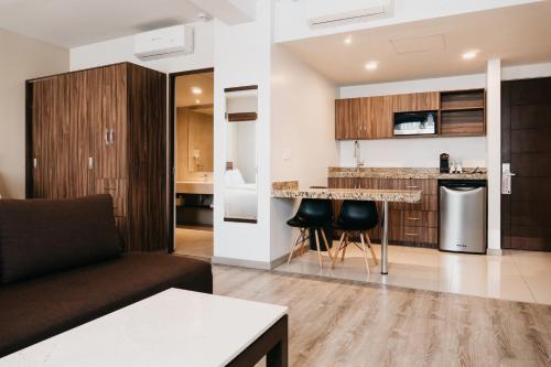 Crown Victoria Hotel in Queretaro City Center