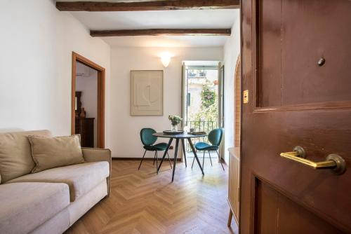 Palline Balcony Apartment, Рим
