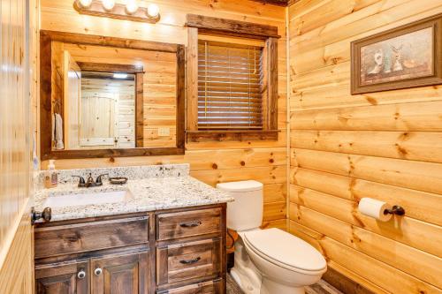 Broken Bow Cabin with Hot Tub Fire Pit and More Than 1 Acre! - image 7