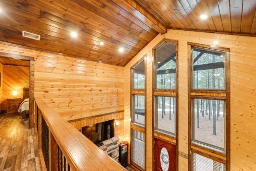 Broken Bow Cabin with Hot Tub Fire Pit and More Than 1 Acre! - image 5