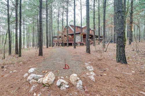 Broken Bow Cabin with Hot Tub Fire Pit and More Than 1 Acre! - image 10