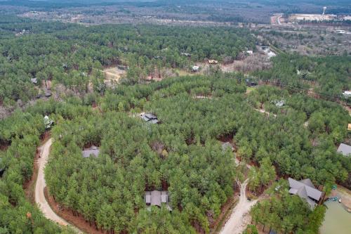 Broken Bow Cabin with Hot Tub Fire Pit and More Than 1 Acre! - image 10