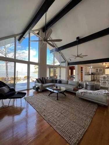 New! Lake Murray - Big Water with Mountain Views in เลกซิงตัน (SC)