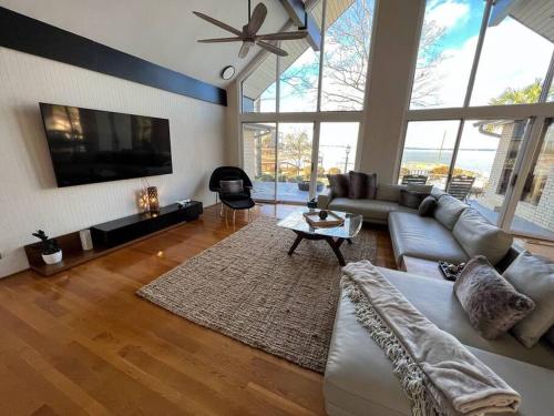 New! Lake Murray - Big Water with Mountain Views in เลกซิงตัน (SC)