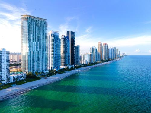 Le Cartier Apartments Sunny Isles in Sunny Isles Beach, USA